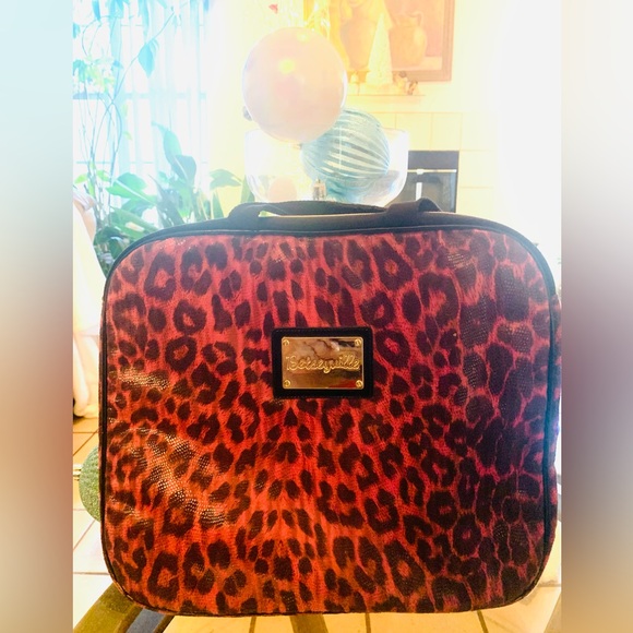 Betsey Johnson Betseyville Laptop Bag - Picture 2 of 11